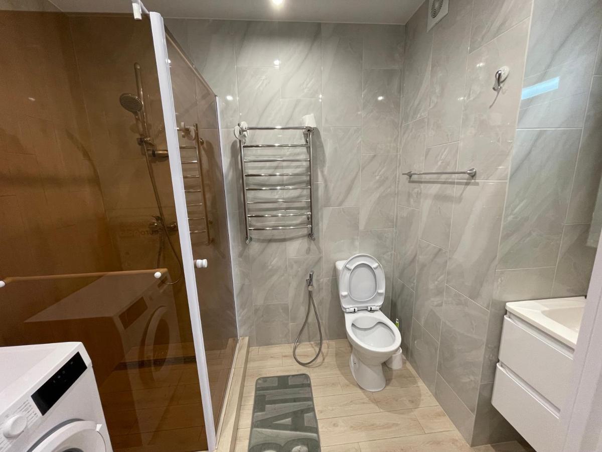 Апартаменти В Новобудові Авалон Зелена Lviv Exterior photo